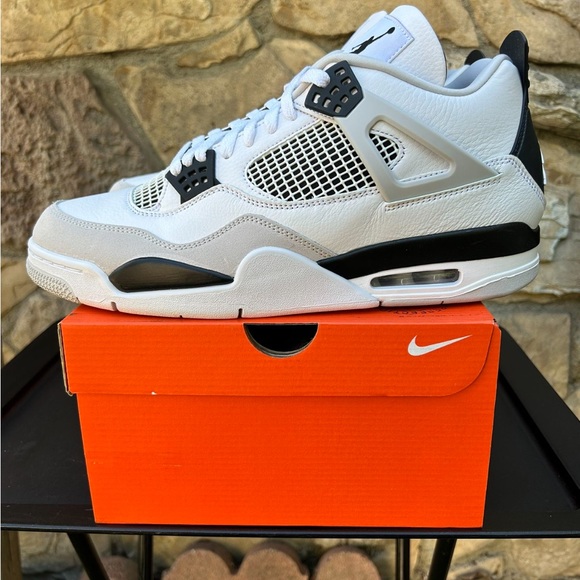 Air Jordan 4 “Military Black” Size 13 Men’s - Picture 4 of 11
